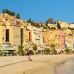 Grand Au Coeur De La Vieille Clim マントン